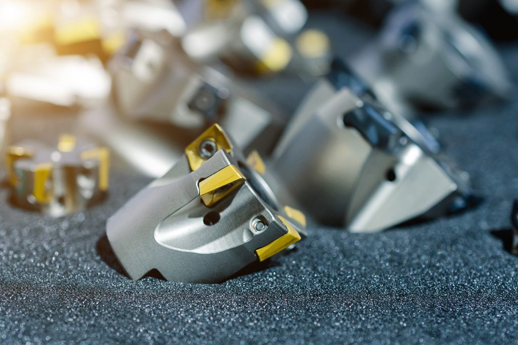 Präzisionswerkzeuge auf Schaumstoffunterlage – Libre Packaging entwickelt sichere Verpackungslösungen für empfindliche Industrie- und Präzisionswerkzeuge. Libre Packaging Verpackungslösungen für Unternehmen - auch für Mehrwegverpackungen